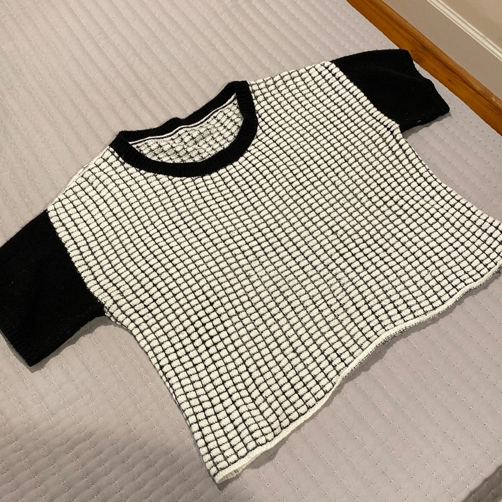 Short-sleeve, crocheted sweater